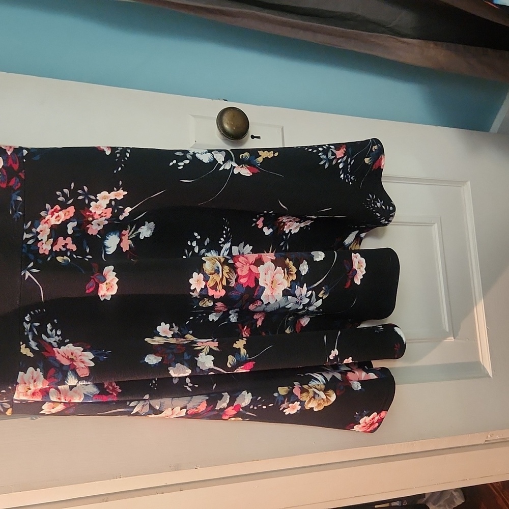 FLORAL summer Ruffle Dress - Picture 2 of 6